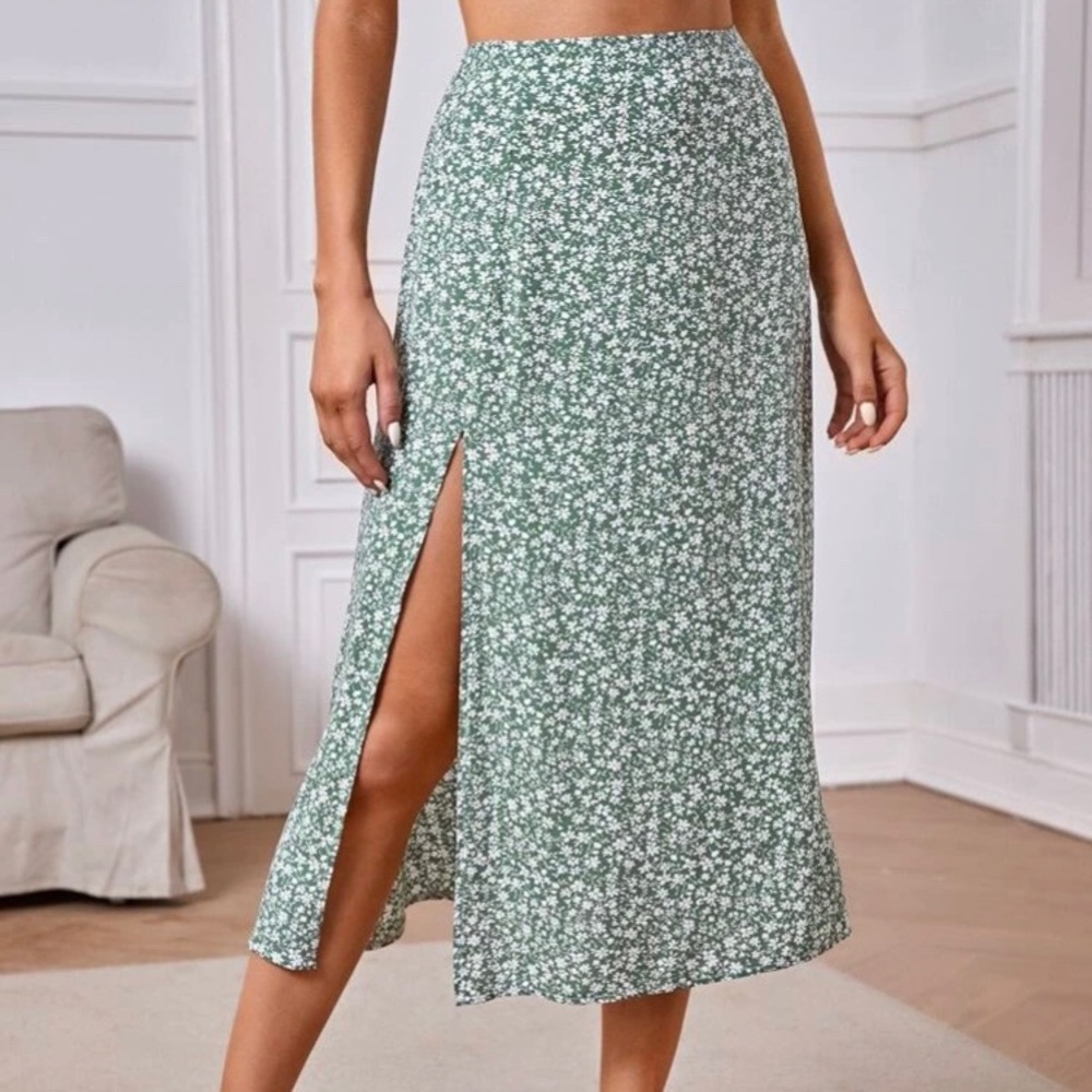 Shein Green Floral Boho Skirt Size Medium